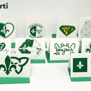 Cartes vierges avec enveloppes vertes